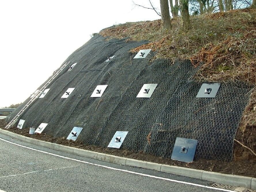 tiranti di ancoraggio